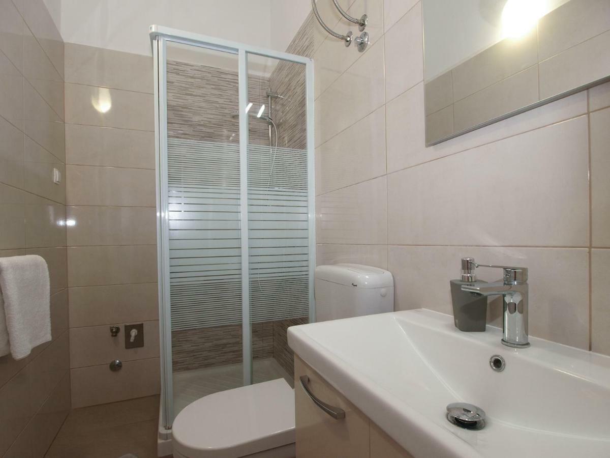 Apartments Oriana 898 Pula Exterior photo
