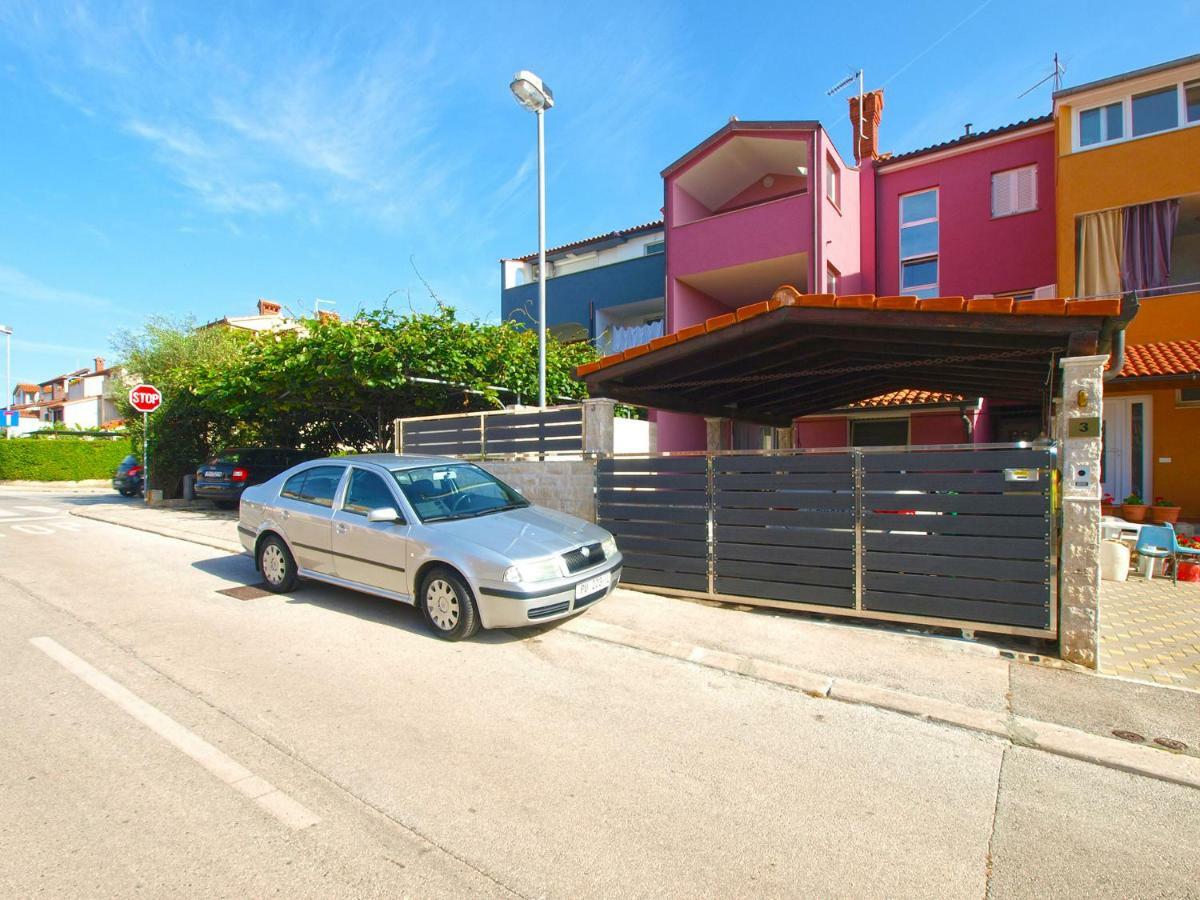 Apartments Oriana 898 Pula Exterior photo