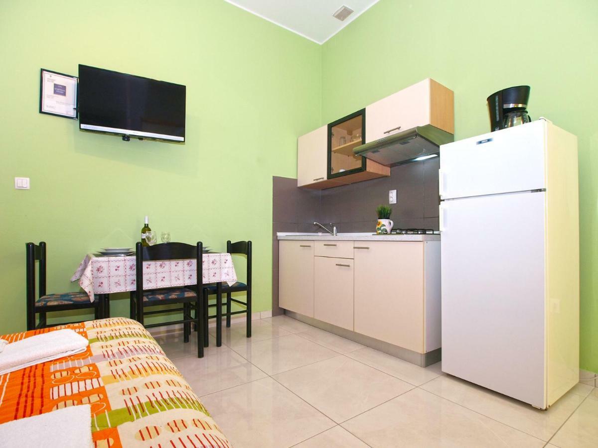 Apartments Oriana 898 Pula Exterior photo